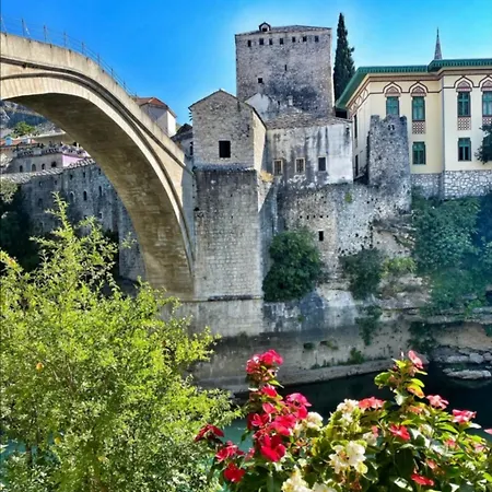 Zara Apartment- Old Town , 3 Acs , Free Parking, Peaceful Apartamento