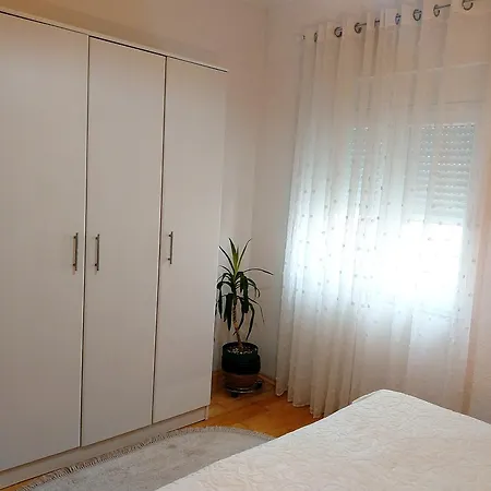 Zara Apartment- Old Town , 3 Acs , Free Parking, Peaceful Mostar