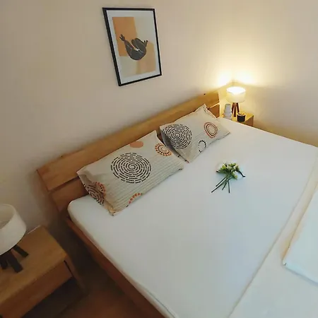 Apartman Zara Apartment- Old Town , 3 Acs , Free Parking, Peaceful *