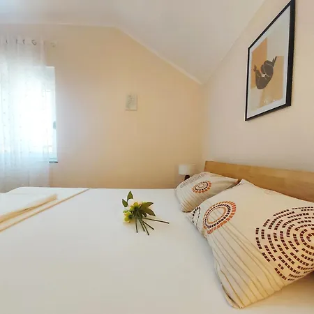 Apartman Zara Apartment- Old Town , 3 Acs , Free Parking, Peaceful Mostar